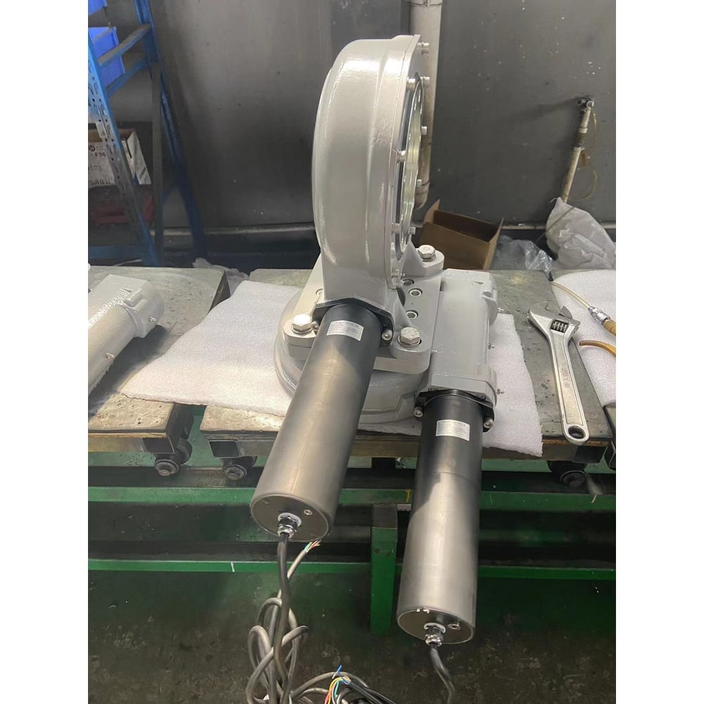 SDE3/SDE7/SDE14 Dual-axis Slewing drive thumbnail 4