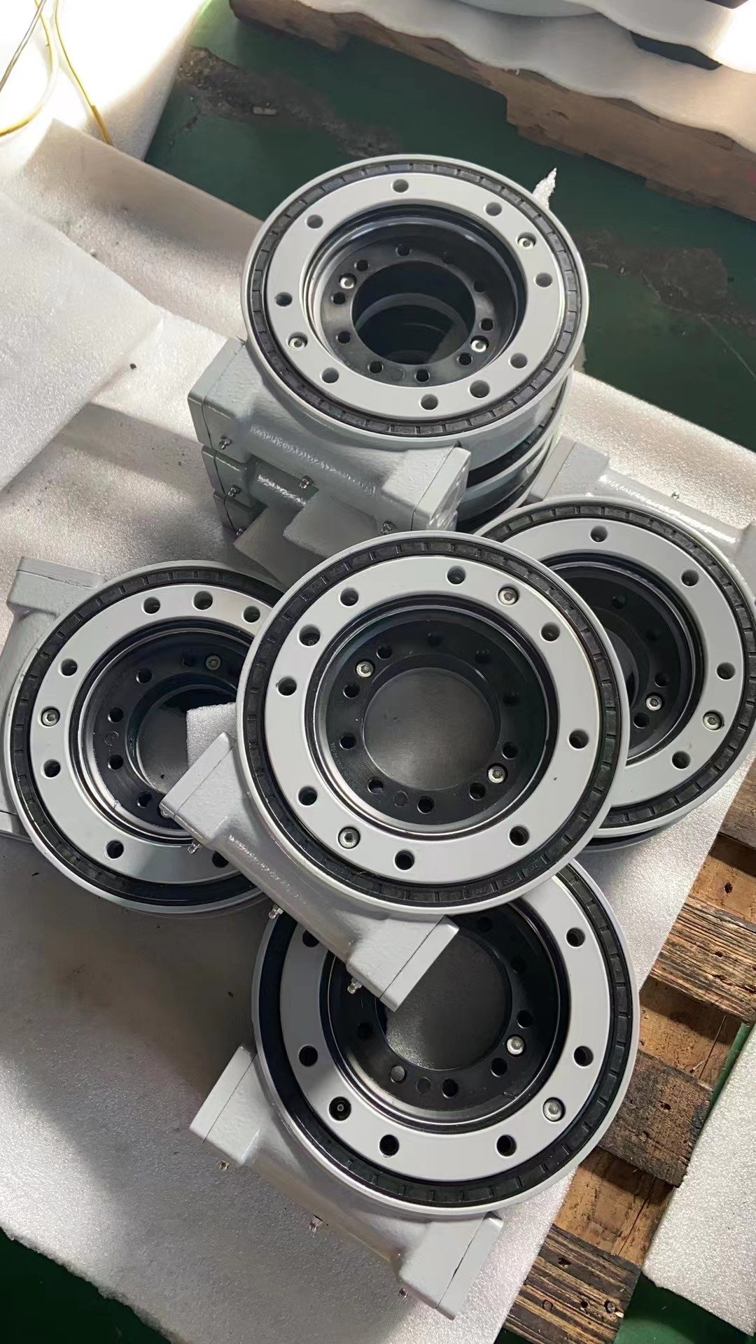 SE3/SE7/SE9/SE12/SE14/SE17/SE21/SE25/SE28 Slewing Drive thumbnail 2